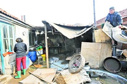 青島一民宅小院藏黑心豆腐坊 煮豆腐大鍋成蒼蠅溫床