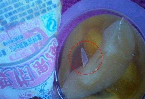 旺旺果凍中尖銳的塑料殘片